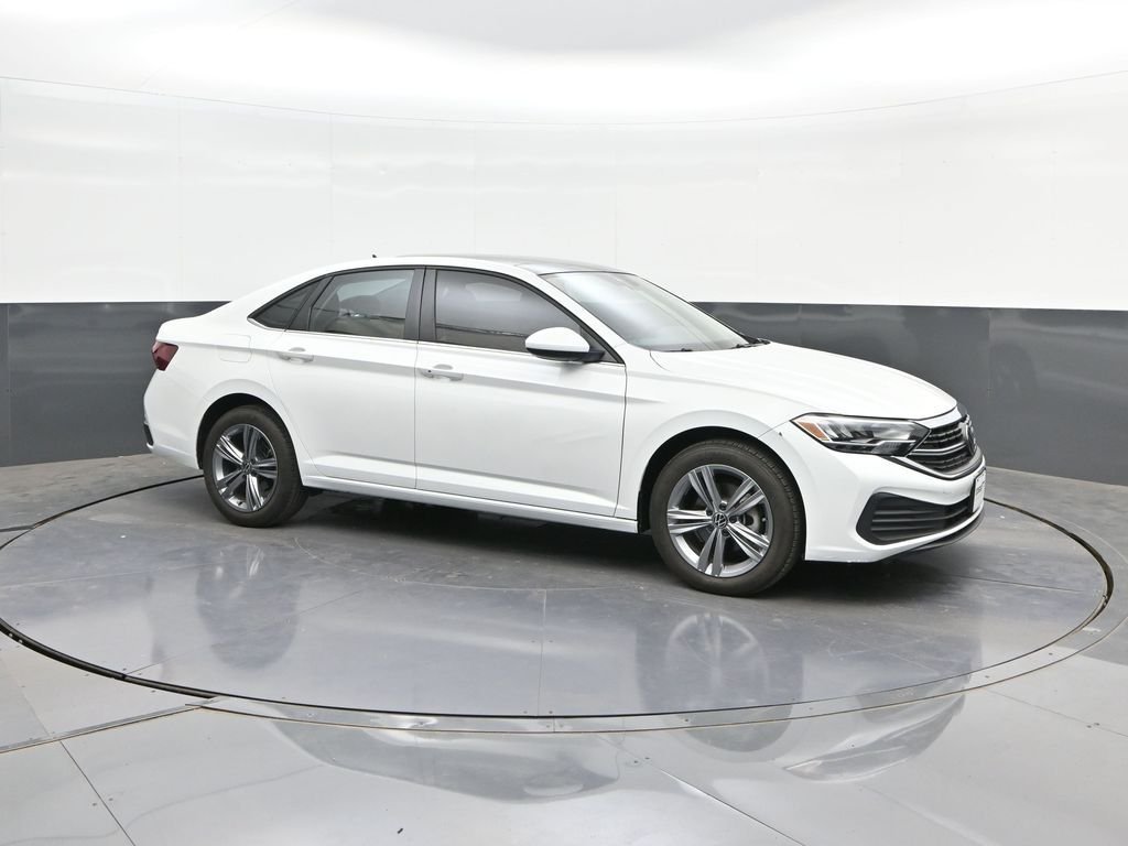 Used 2024 White Volkswagen 1.5T SE image 17
