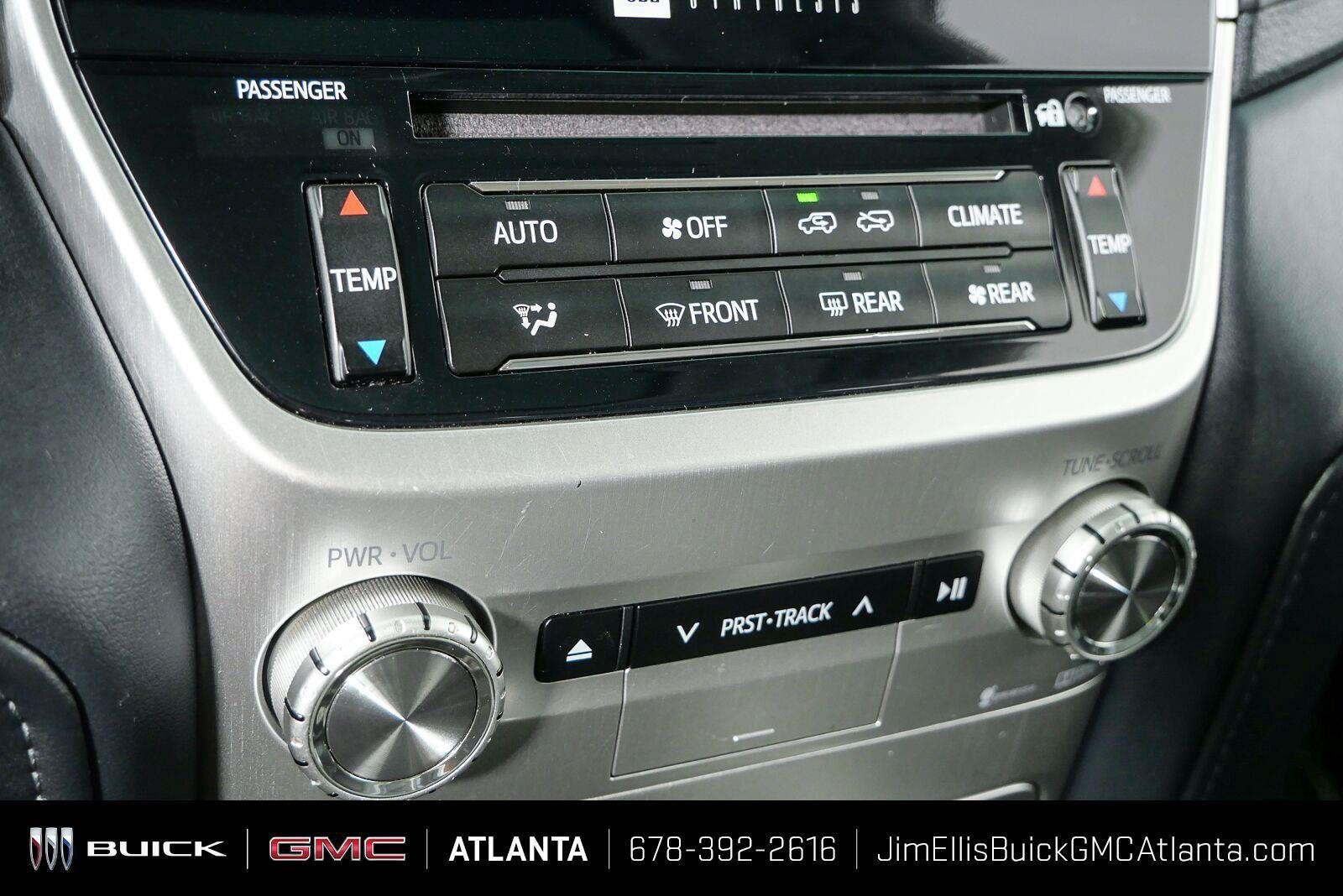 Used 2017 Classic Silver Metallic Toyota Base image 17