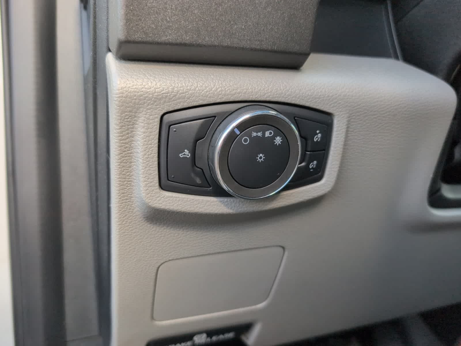 Used 2020 Oxford White Ford XL image 24