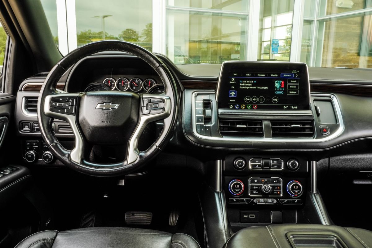 Used 2021 Black Chevrolet Z71 image 17