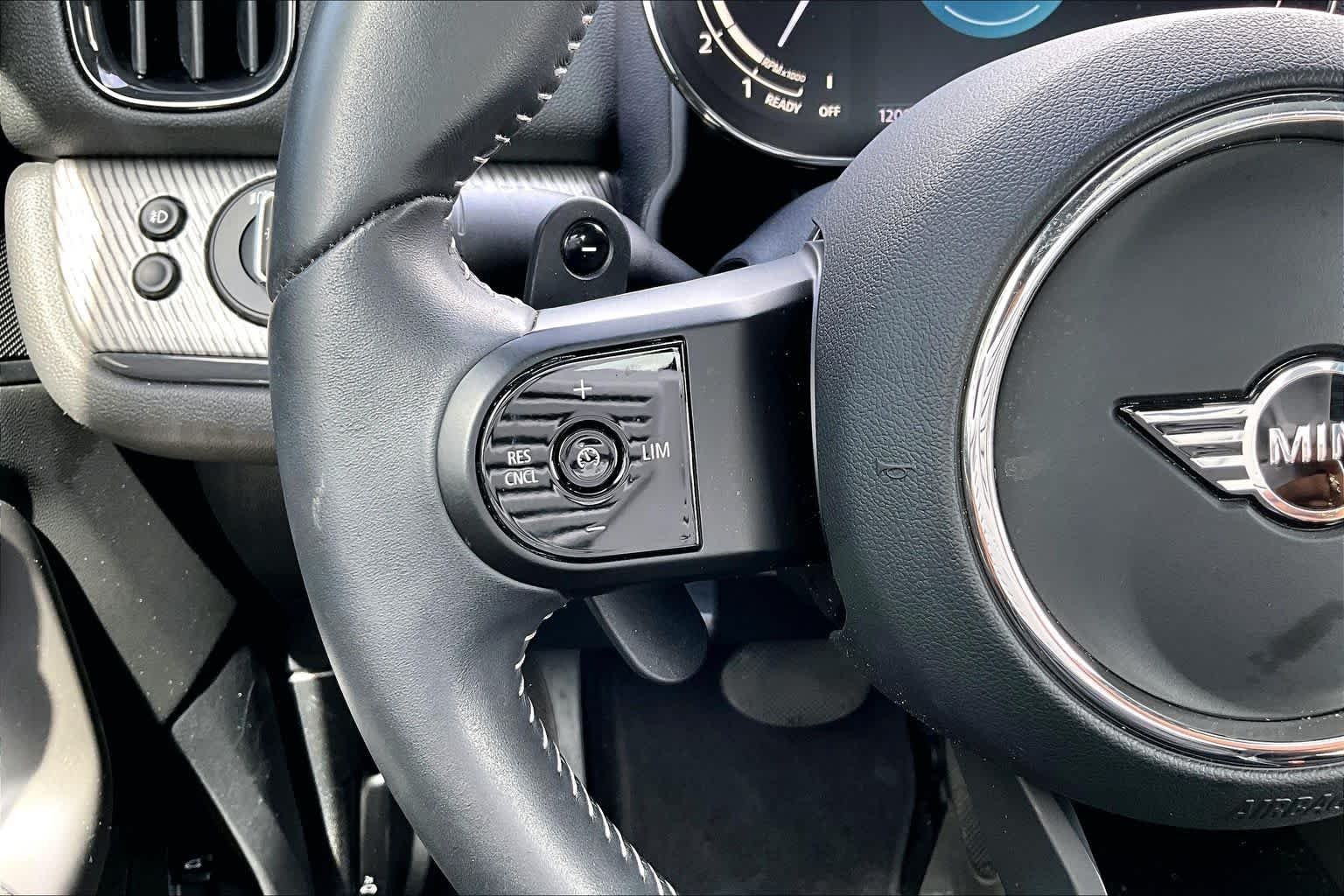 Used 2024 Melting Silver III Metallic MINI Cooper S image 22