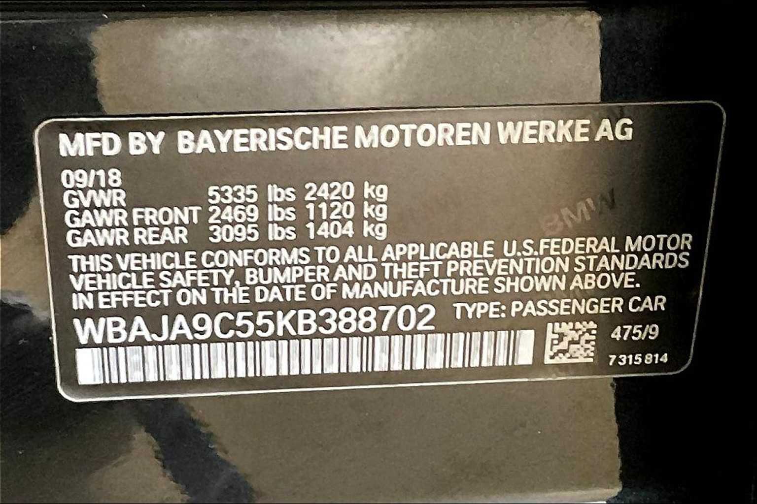 Used 2019 Black Sapphire Metallic BMW 530e iPerformance image 32