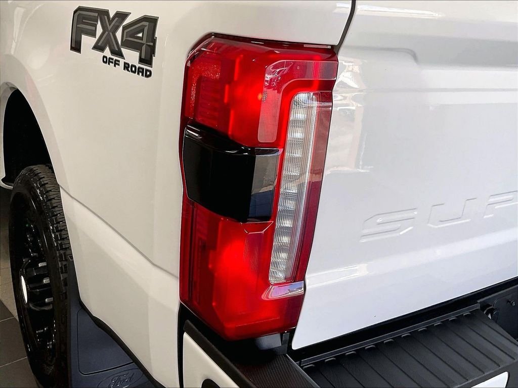 Used 2023 White Ford Lariat image 34