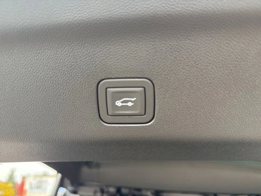 2026 Chevrolet Suburban High Country - Photo 35