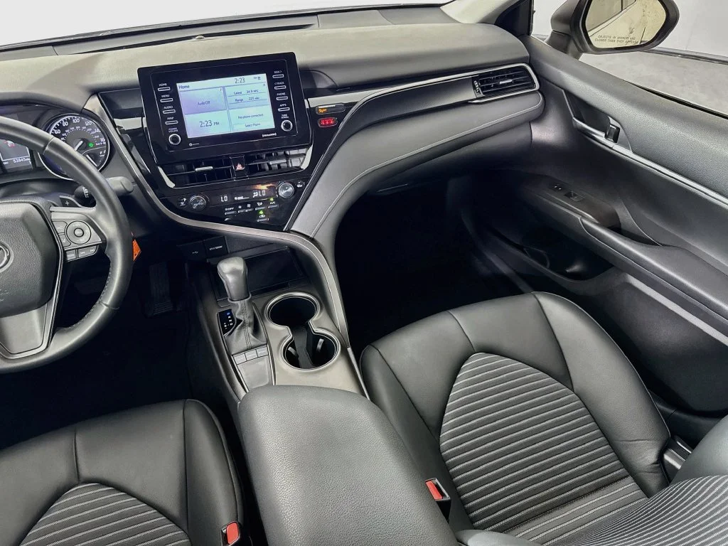 Used 2023 White Toyota SE image 27