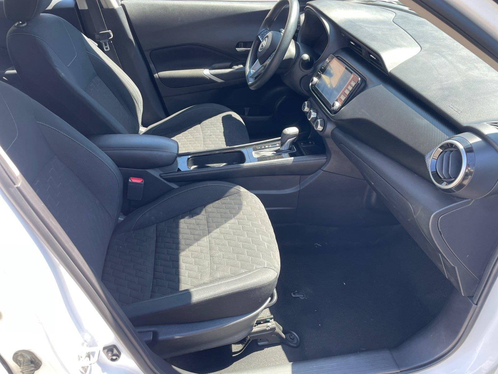 Used 2023 Aspen White Tricoat/Super Black Nissan SV image 15