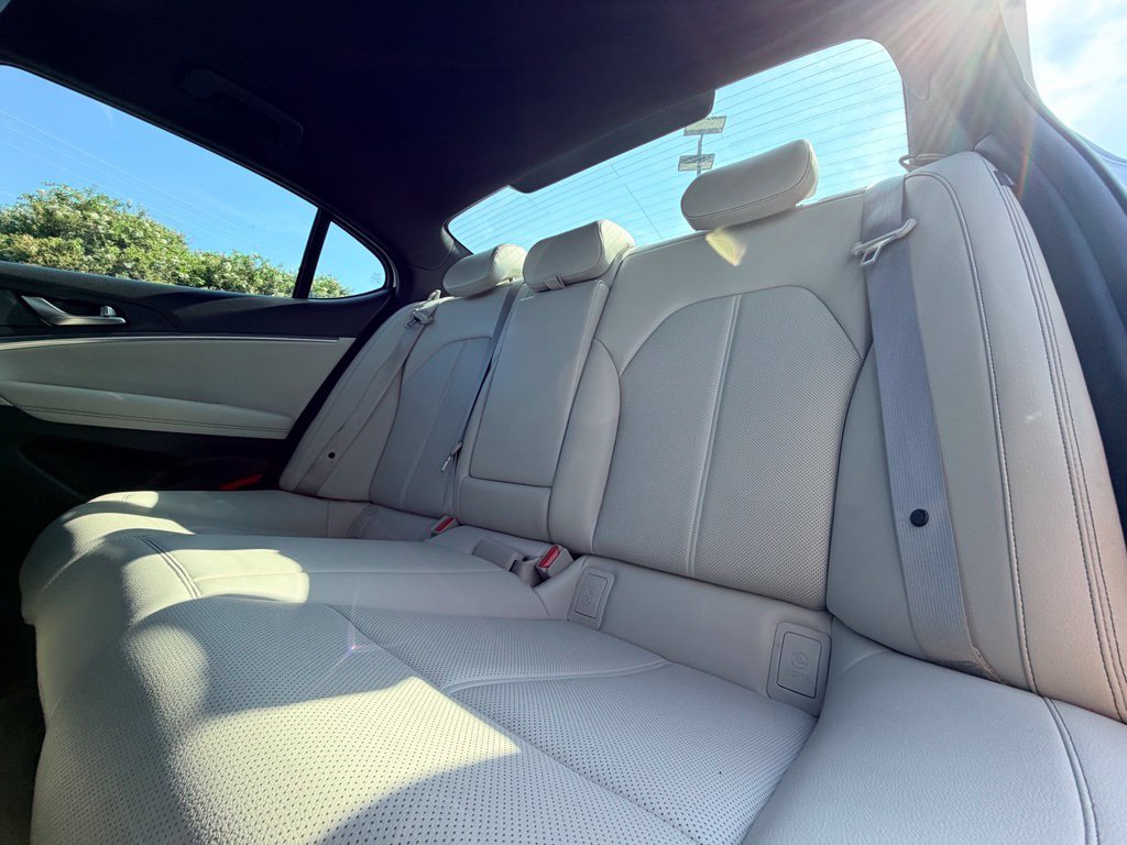 Used 2025 White Genesis 2.5T image 17