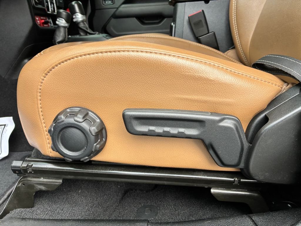 Used 2020 Gray Jeep Rubicon image 9