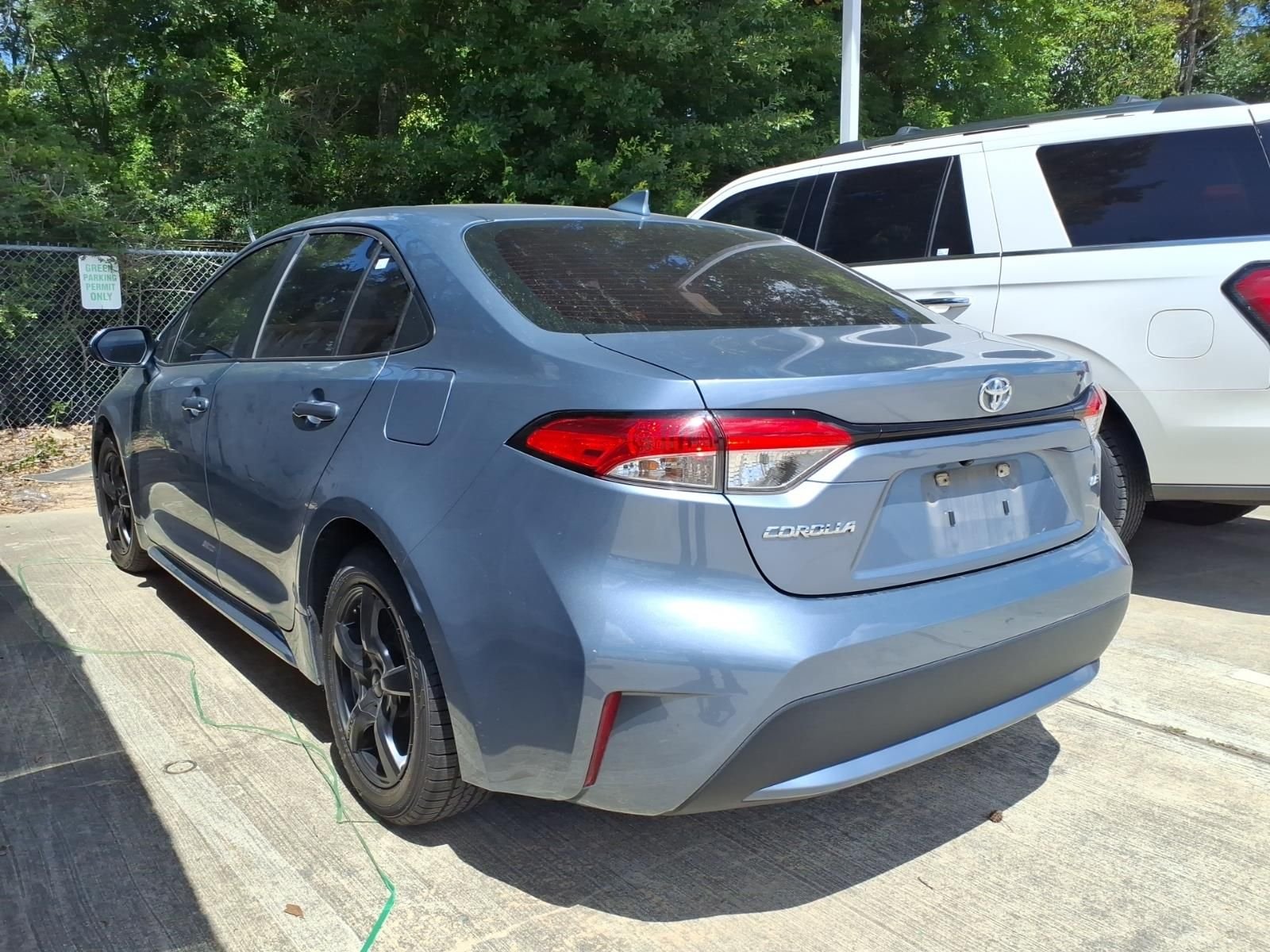 Used 2020 Toyota Corolla LE with VIN 5YFEPRAE2LP098927 for sale in Conroe, TX
