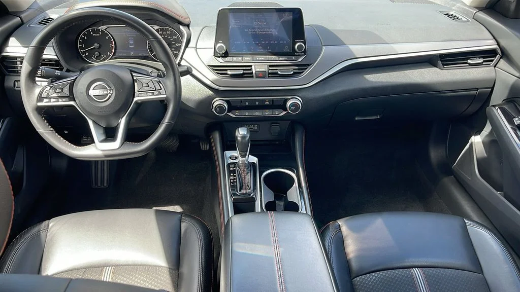 Used 2025 White Nissan 2.5 SR image 9