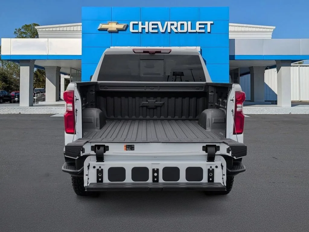 New 2026 Summit White Chevrolet ZR2 image 4