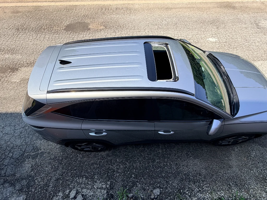 Used 2024 Shimmering Silver Hyundai SEL image 9