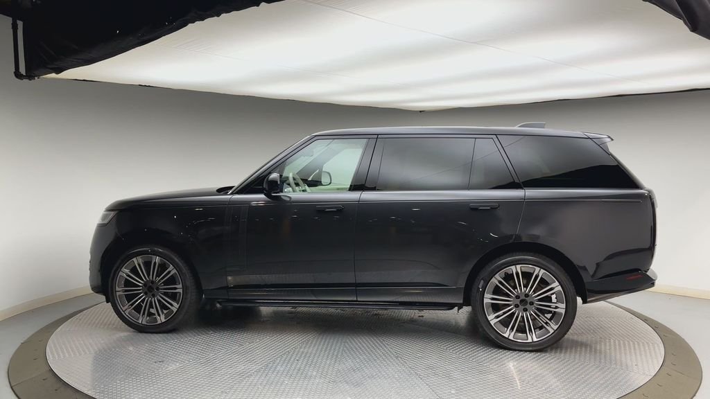 New 2026 Carpathian Grey LAND ROVER Autobiography image 5