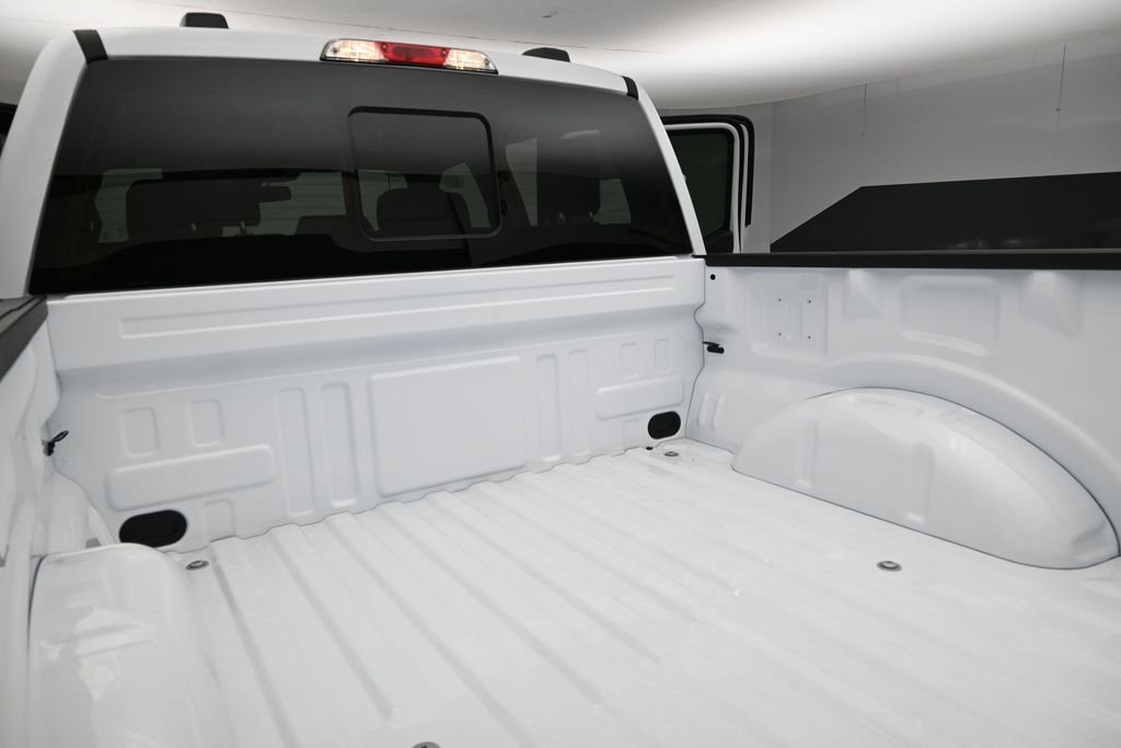New 2026 Oxford White Ford XLT image 22