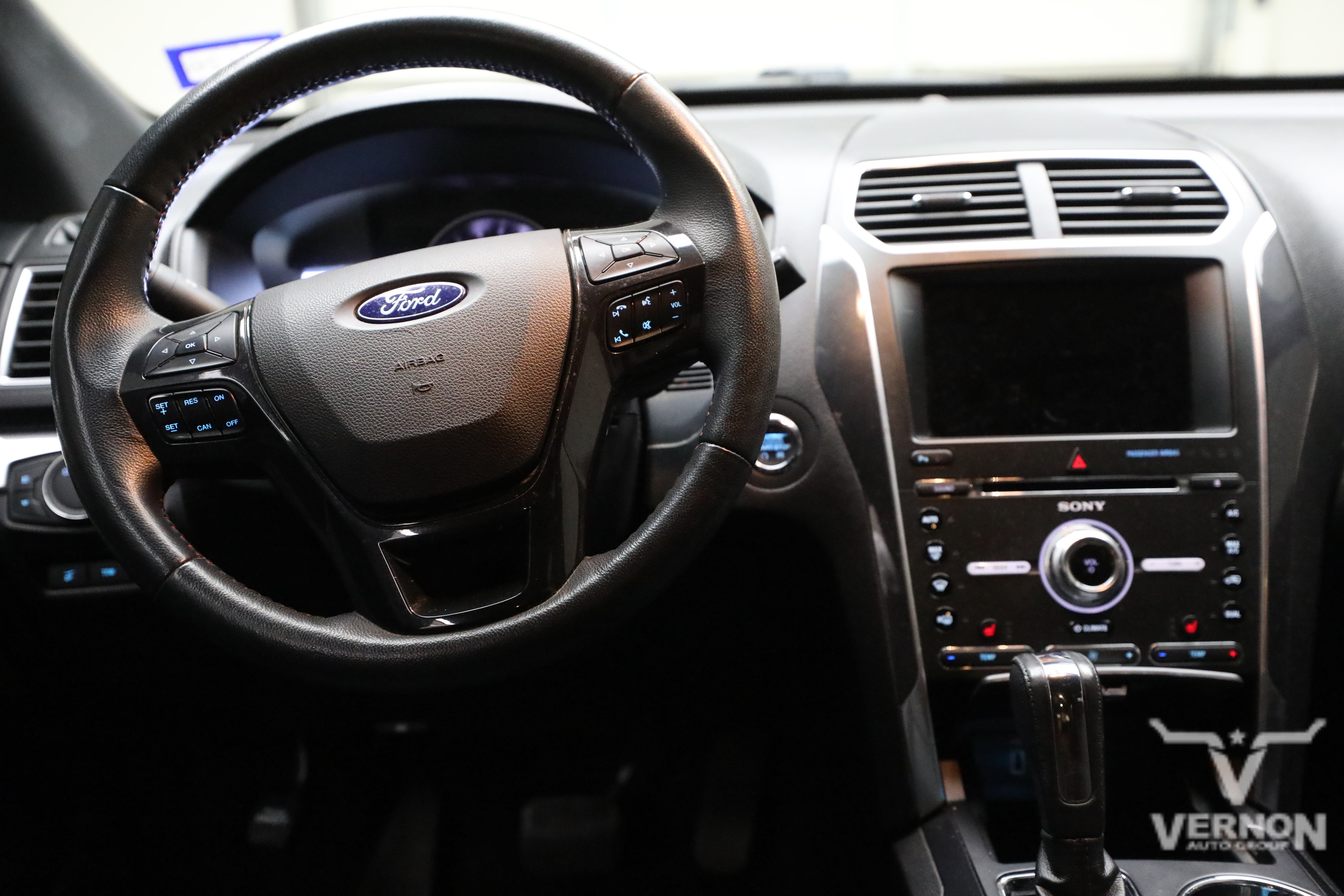 Used 2017 Gray Ford Y image 8