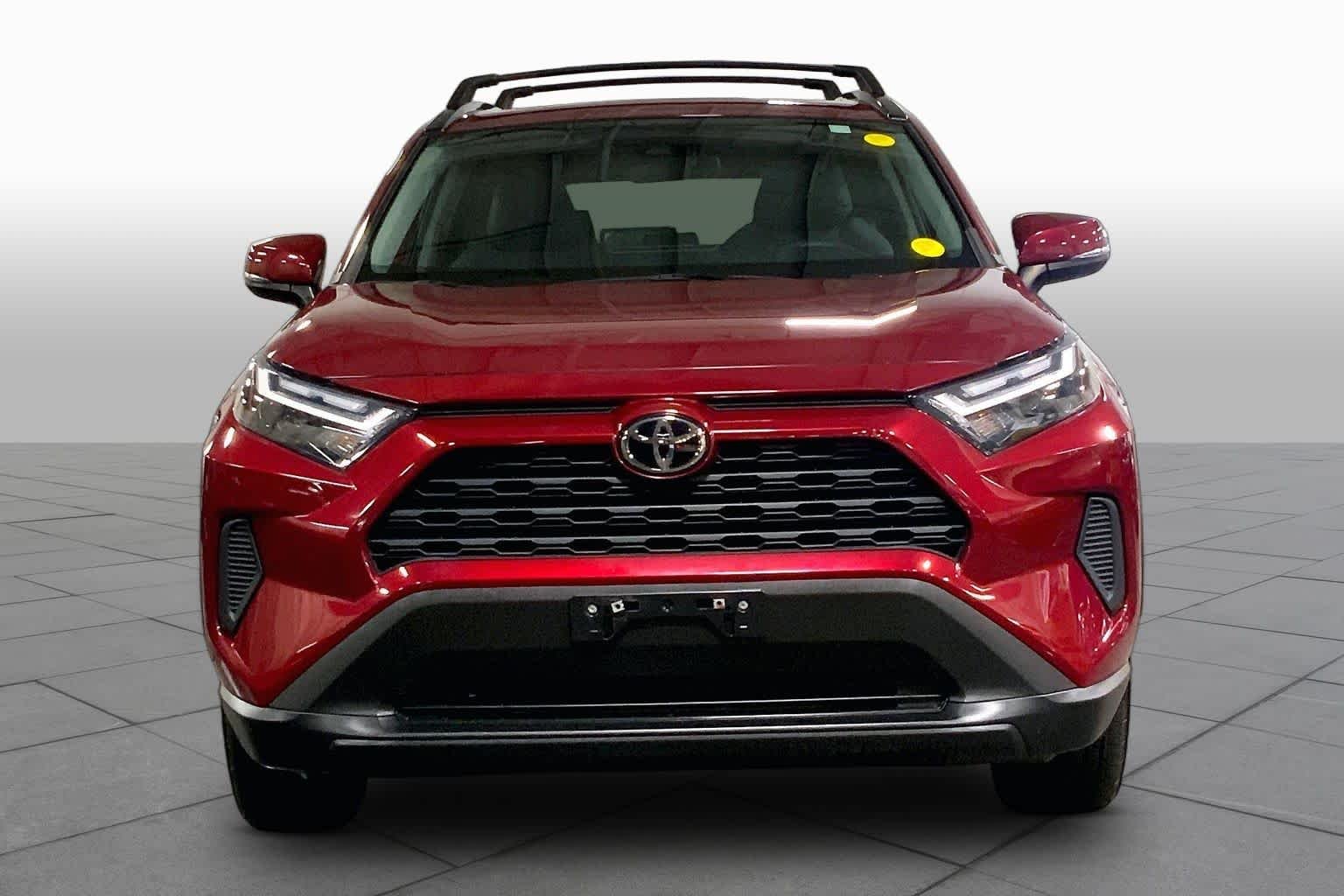 Used 2023 Ruby Flare Pearl Toyota XLE image 4