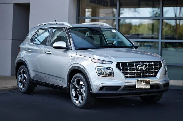 New 2026 Shimmering Silver Hyundai SEL image 1