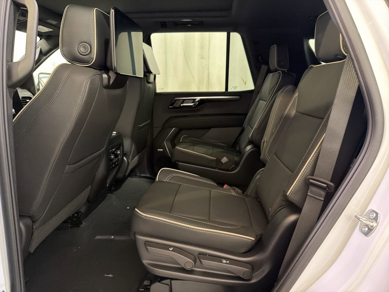 New 2026 Polar White Tricoat Chevrolet Premier image 19