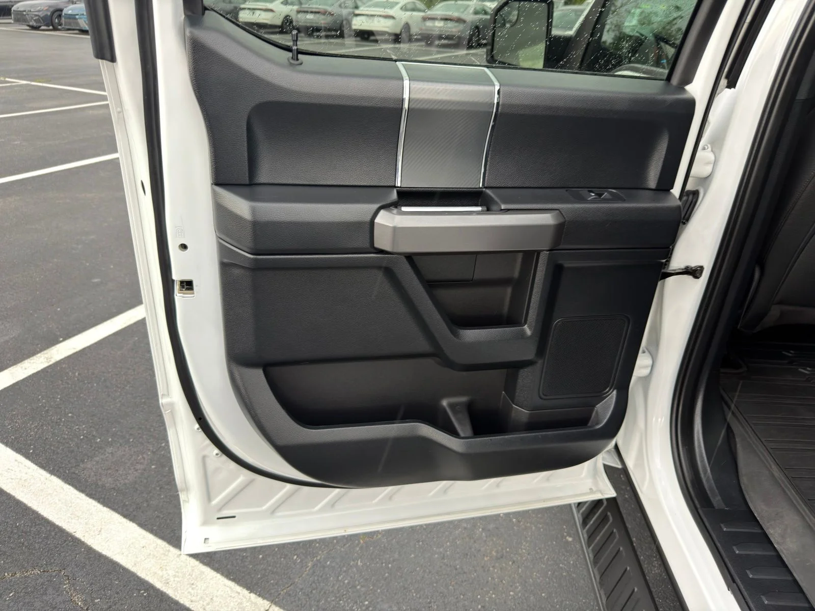 Used 2020 White Ford XLT image 27