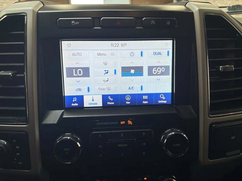 Used 2020 White Ford Lariat image 18