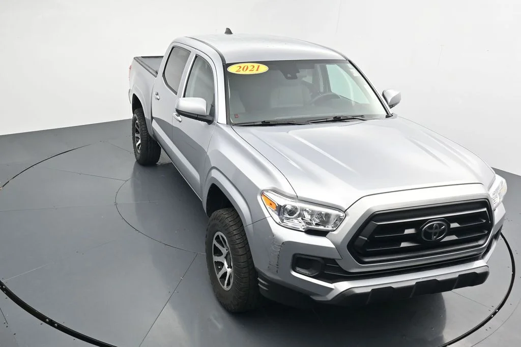 Used 2021 Silver Toyota SR image 18