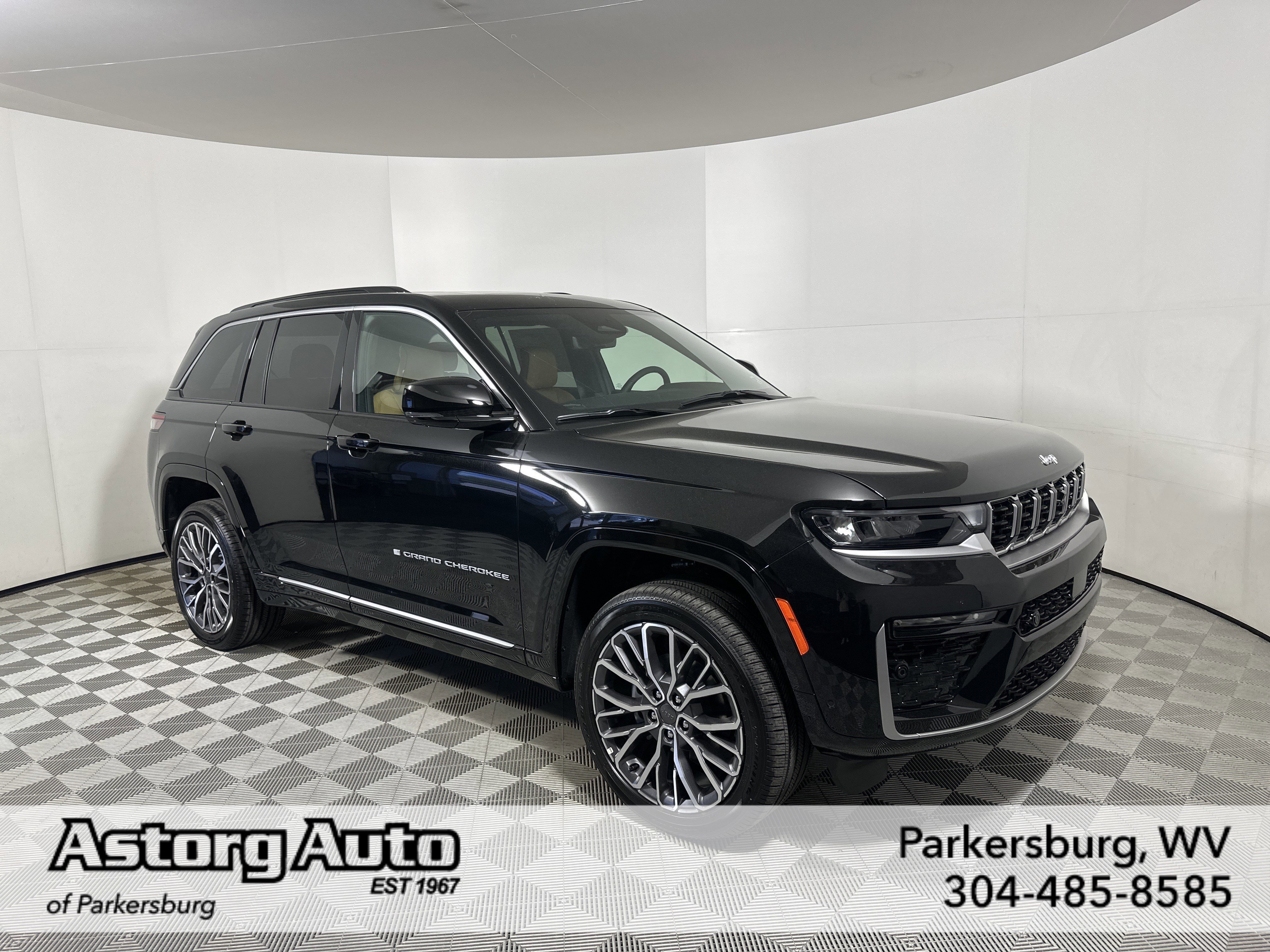 New 2026 Diamond Black Crystal Pearlcoat Jeep Summit image 1