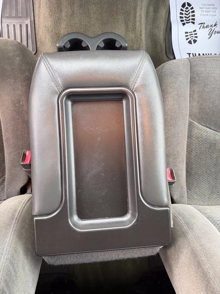 Used 2005 Silver Chevrolet LS image 16