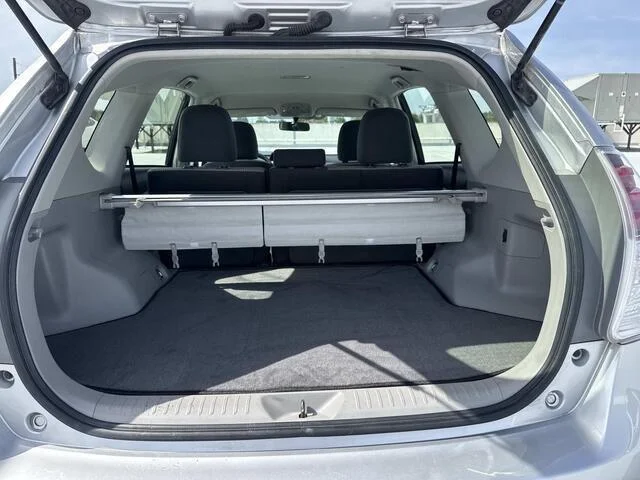 Used 2015 Classic Silver Metallic Toyota Three image 8