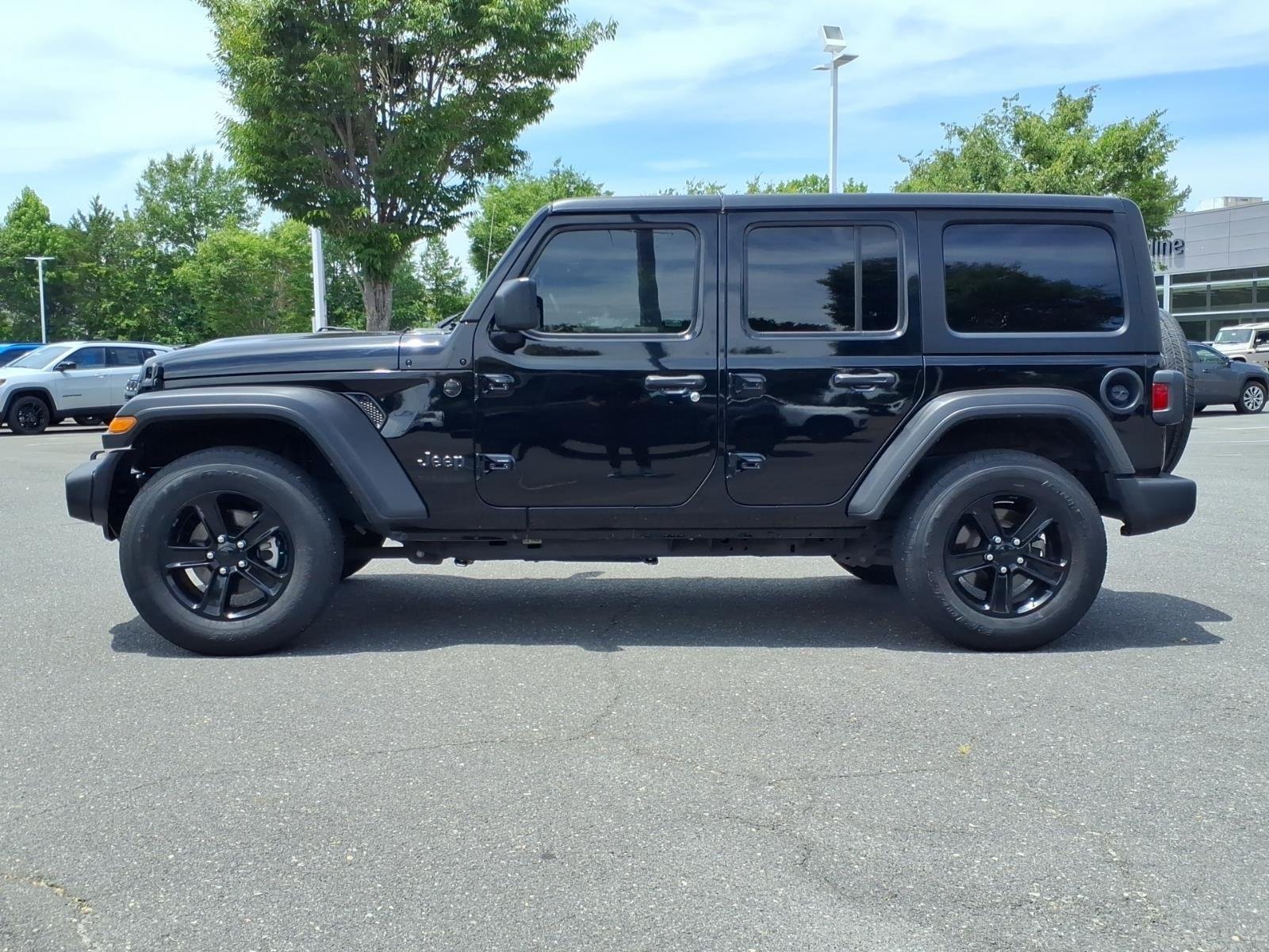 Used 2022 Black Clearcoat Jeep Unlimited Sport Altitude image 3
