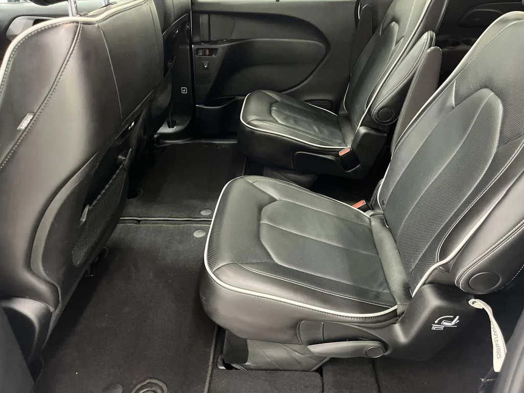 2025 Chrysler Pacifica Limited - Photo 13