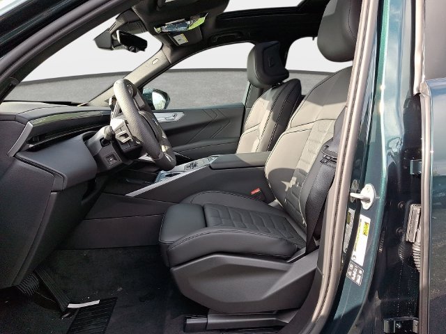 New 2027 Vancouver Green Metallic BMW  image 10