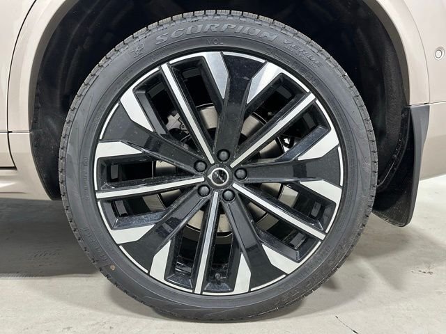 New 2026 Gray Volvo B6 Plus 7-Seater image 22
