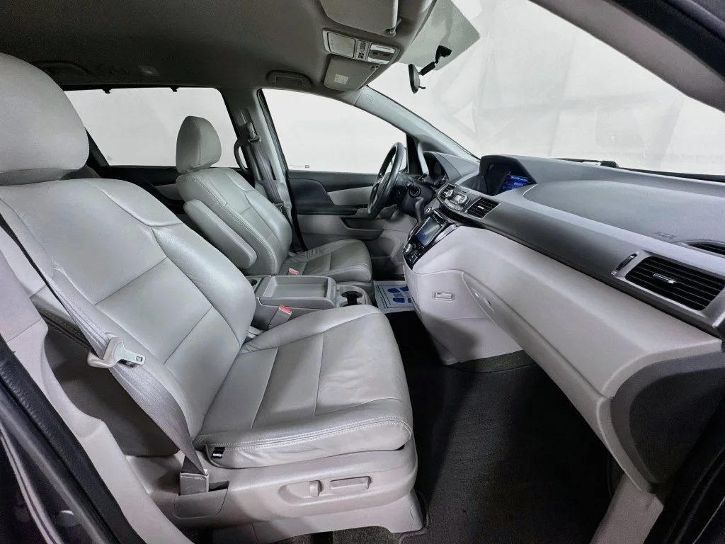 Certified Used 2016 Modern Steel Metallic Honda EX image 36
