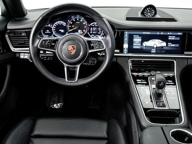 Used 2019  Porsche 4 image 17