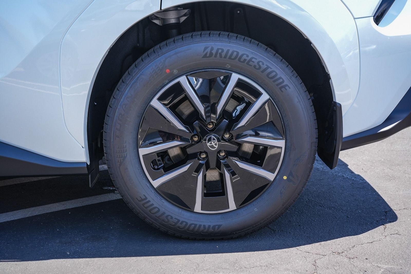 New 2026 Wind Chill Pearl <sup>1</sup> Toyota  XLE image 8