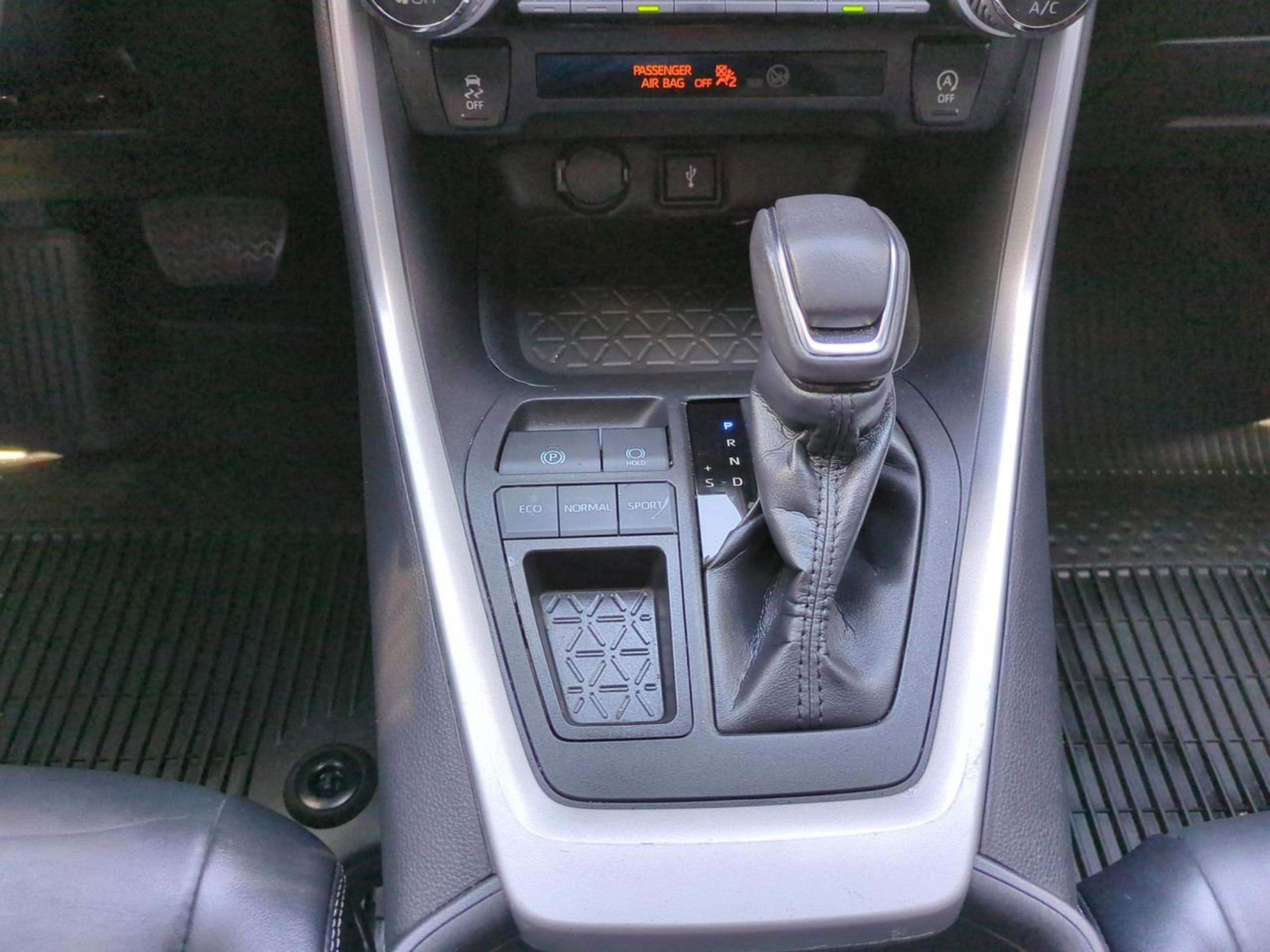 Used 2022 Blizzard Pearl Toyota XLE Premium image 23