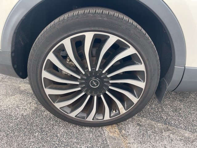 Used 2023 White Lincoln Black Label image 3