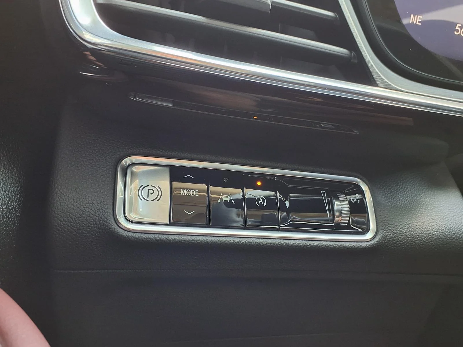 Used 2024 Summit White Buick Sport Touring image 15