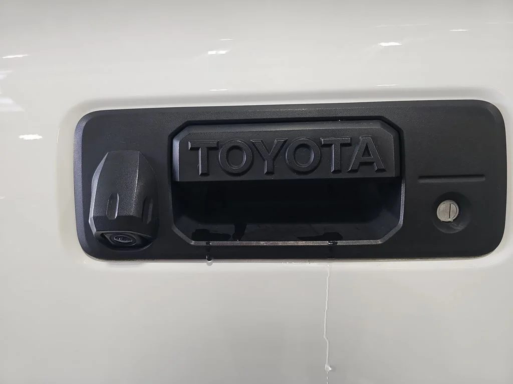 Used 2021 White Toyota SR5 image 16