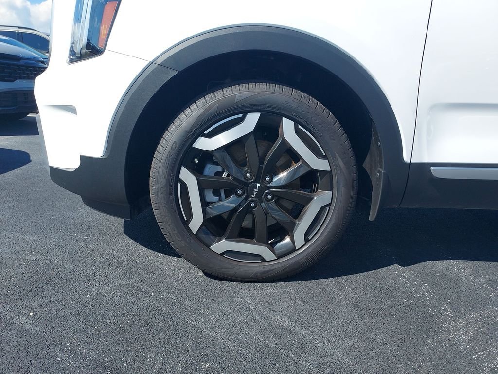 Used 2025 White Kia EX image 10