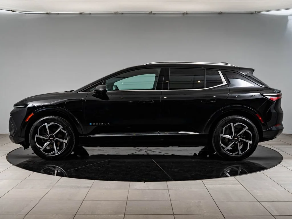 Used 2025 Black Chevrolet LT image 5