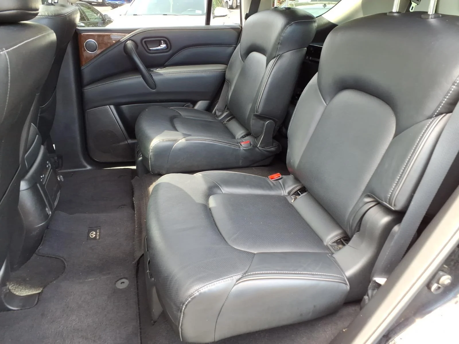 Used 2019 Black INFINITI LUXE image 22
