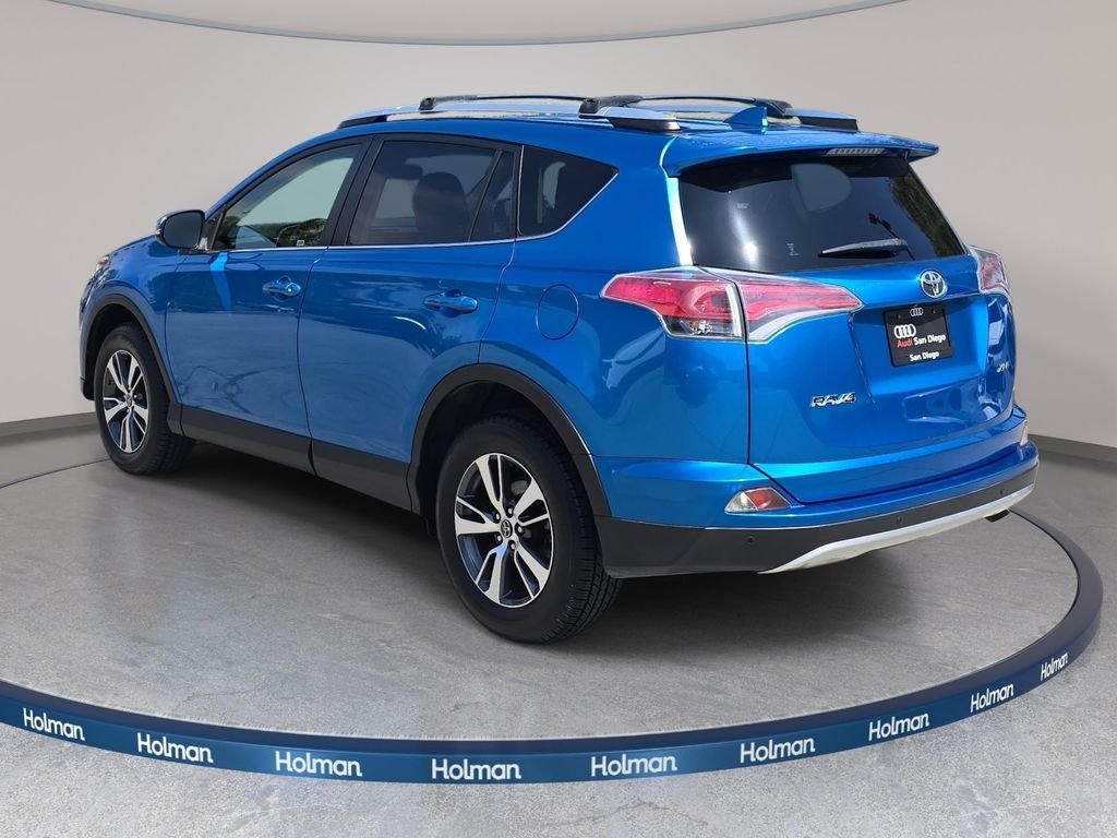 Used 2016  Toyota XLE image 8