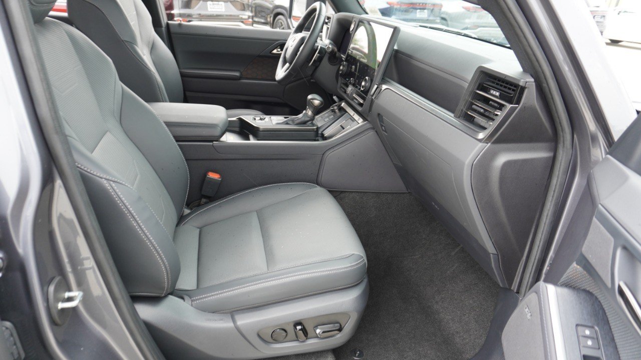 Used 2024 Gray Lexus GX 550 Luxury image 14