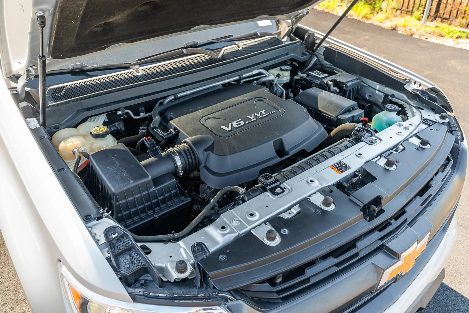 Used 2015 Silver Chevrolet Z71 image 18