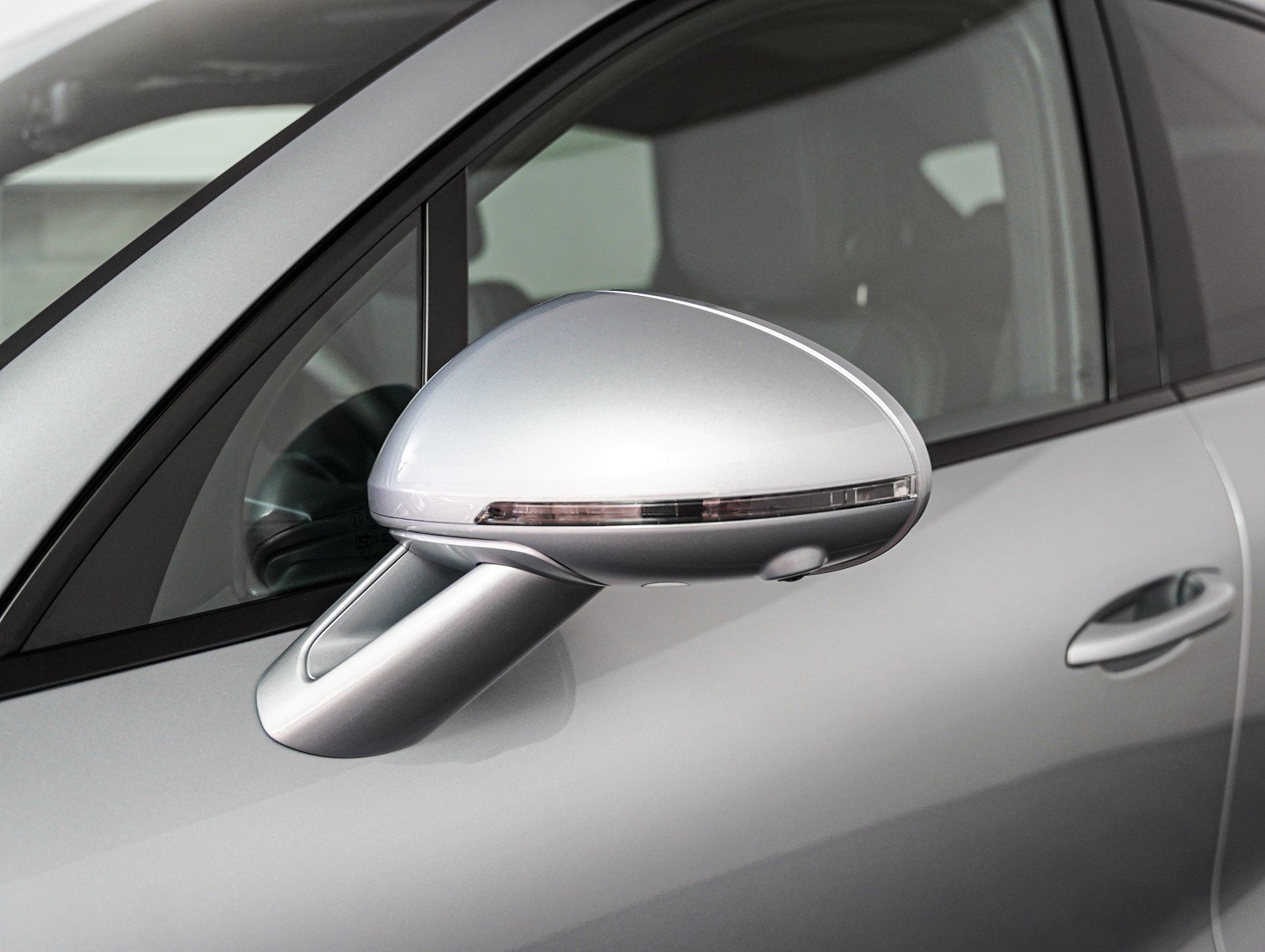 New 2026 DOLOMITE SILVER Porsche  image 27