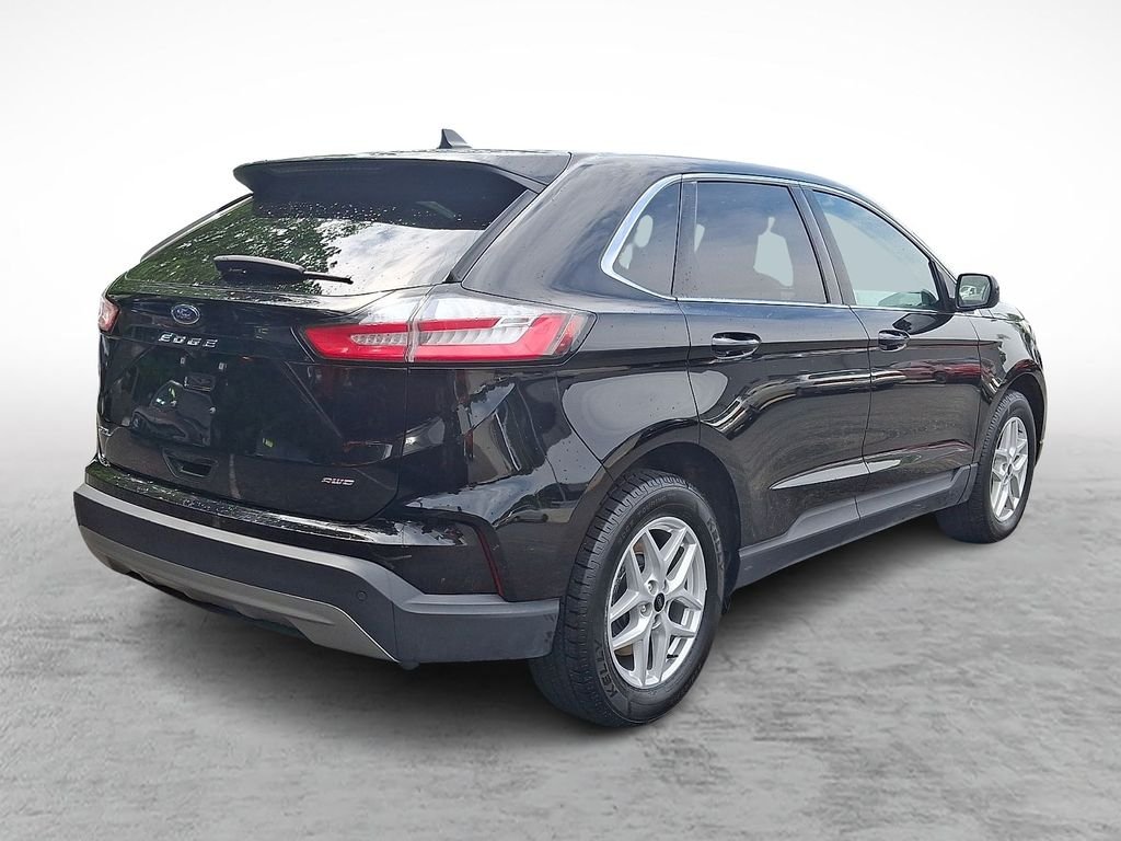 Used 2024 Black Ford SEL image 6