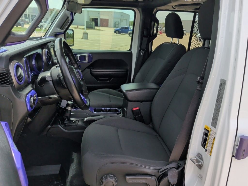 Used 2020 White Jeep Unlimited Sport S image 13