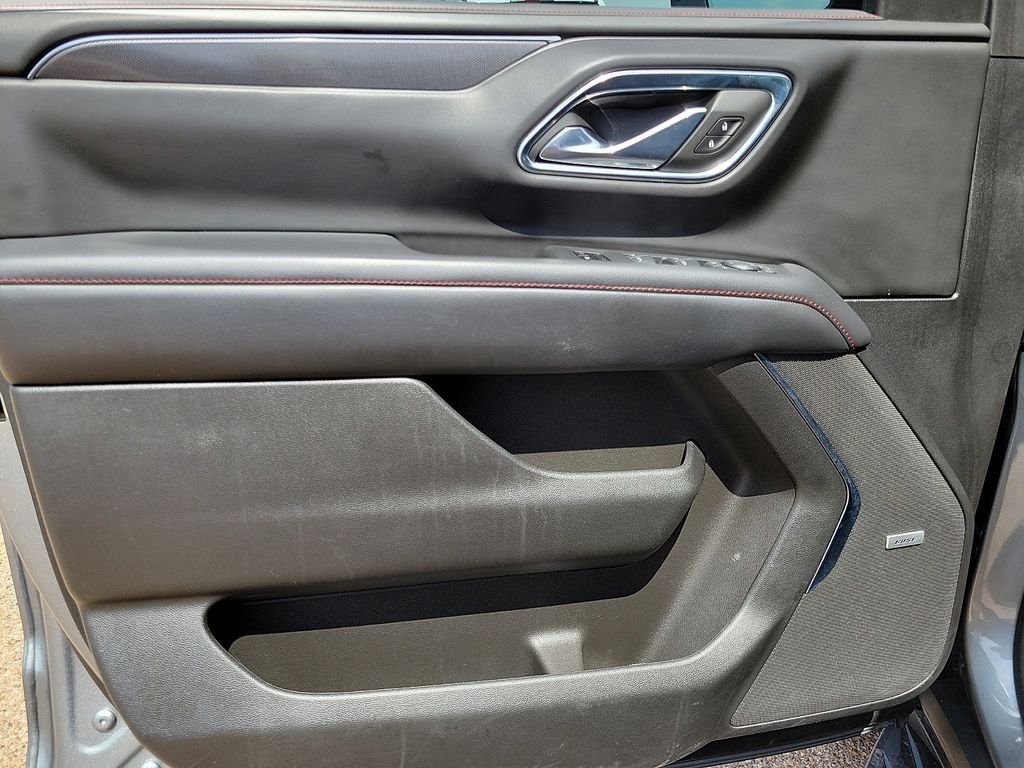 2023 Chevrolet Suburban RST - Photo 18