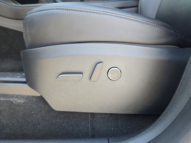 2023 Tesla Model Y Long Range - Photo 18